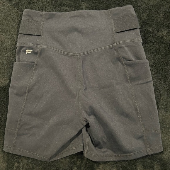 Fabletics anywhere motion 365 shorts - Picture 4 of 5